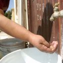  Falta de agua podría aumentar  padecimientos gastrointestinales: Salud