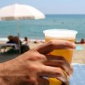  Llama salud a no abusar del  alcohol durante las vacaciones