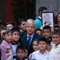  Atención con privilegios, a niñas y niños: López Obrador