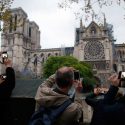  Primera misa en Notre Dame tras incendio, pero con cascos