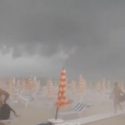  Poderosa tormenta ahuyenta a turistas en playa de Italia