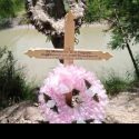  Colocan altar a Angie y su padre ahogados en el río Bravo