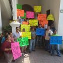  Comerciantes de la plaza del 15  Hidalgo se rehúsan a ser desalojados