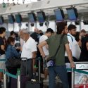  Hong Kong reanuda vuelos; manifestantes se disculpan