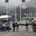  Hombre secuestra autobús en Brasil y mantiene rehenes