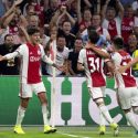  Edson Álvarez y el Ajax sellan boleto a Champions