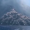  Joven escapa de volcán en erupción; esto captó en video