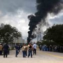  Explosión de refinería en Texas deja 37 lesionados