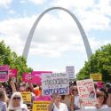  Tribunal de EU bloquea ley que restringe el aborto en Misuri