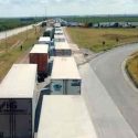  Campesinos coahuilenses bloquean ouente de Nuevo Laredo
