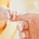  Diputados aprueban licencias de maternidad y paternidad en caso de adopción