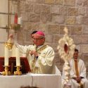  Pedazo de la cuna de Jesús regresa a Tierra Santa desde El Vaticano