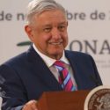  López Obrador recorre zona industrial militar en Puebla