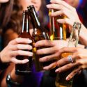  Mujeres consumen alcohol a la par que los hombres en Victoria