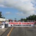  Cinco horas de bloqueo en carretera federal 85, campesinos buscan apoyos federales