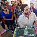  Con pastel, síndico “celebra” impunidad de Xico
