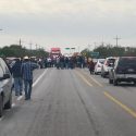  Dialogan manifestantes y transporte público para no afectar pasaje entre Mante y Xicoténcatl