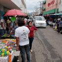  Comerciantes informales piden no dejar que vendedores foráneos se instalen en zona centro.