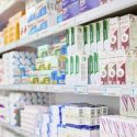  Falta de circulante provoca bajas ventas en farmacias de la región.