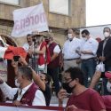  Morenistas se manifiestan por imposiciones en candidaturas