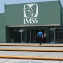  Tras muerte de jubilado, sector obrero truena contra el IMSS