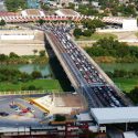  En alerta comerciantes por reapertura de puentes internacionales en Nuevo Laredo