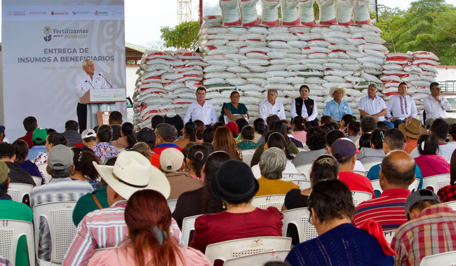  Inicia Agricultura entrega de fertilizantes en Tabasco