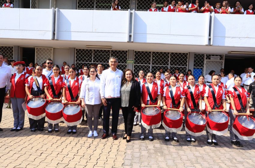  Destaca Américo rol de las educadoras