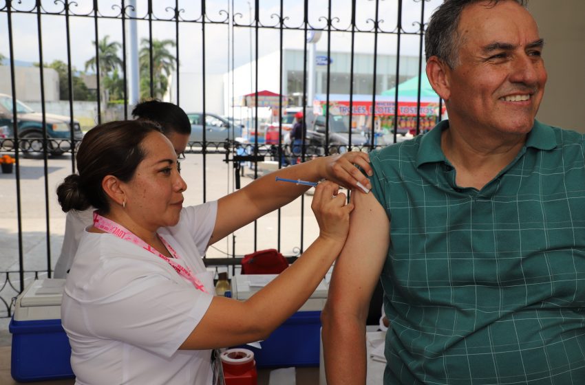  Exhortan a la población para aplicación de vacunas