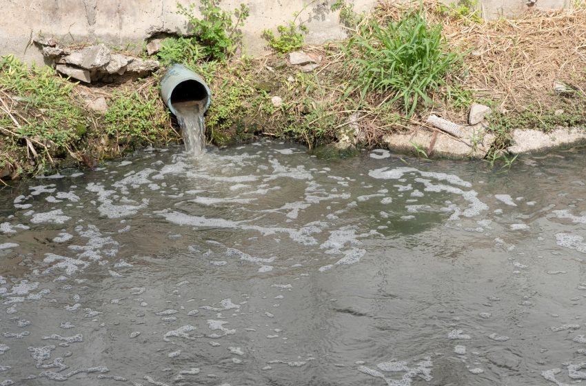  Problemática de aguas negras tiene más de un año