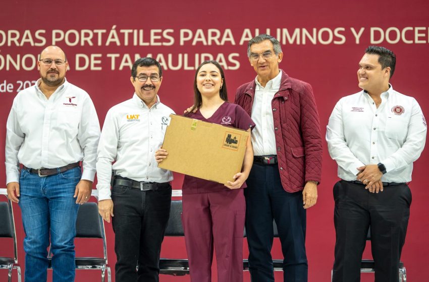  Entrega histórica de equipos de cómputo en la UAT