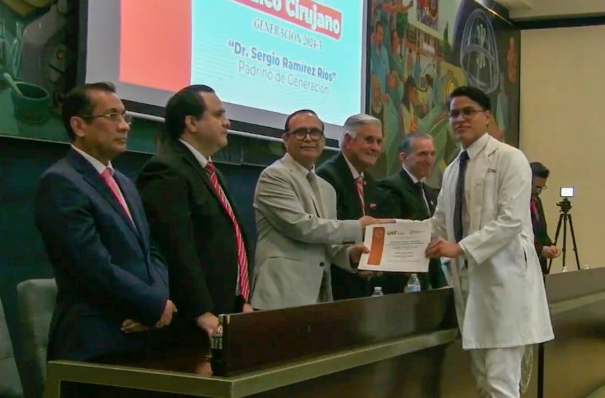  Celebra graduación Facultad de Medicina Tampico