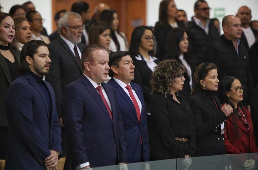  Diputado Federal Carlos Canturosas asiste a apertura del 2do periodo ordinario