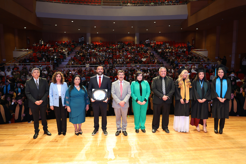  Preside rector graduación de 246 egresados de la UAT en Tampico