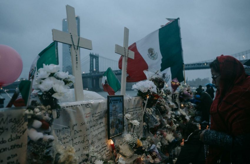  Nueva York recuerda a víctimas del buque Cuauhtémoc entre oraciones y música mariachi
