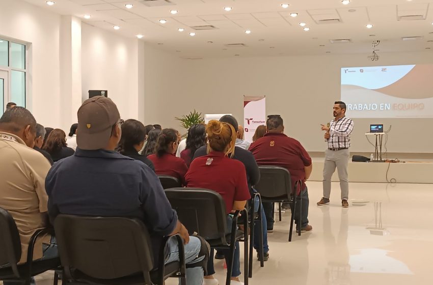 Imparten taller “Trabajo en Equipo”