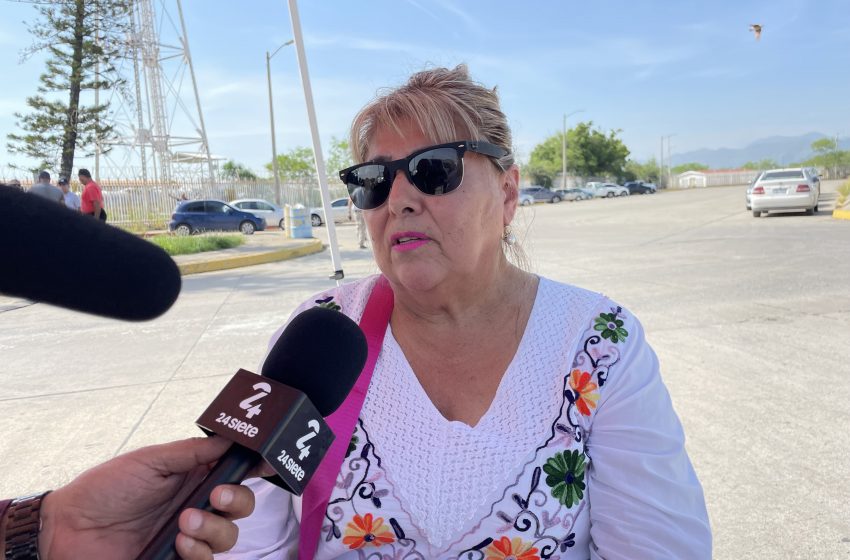 Exigen renovar servicios médicos