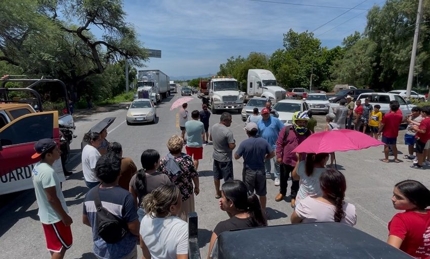 Ejidatarios de Güémez bloquean carretera federal