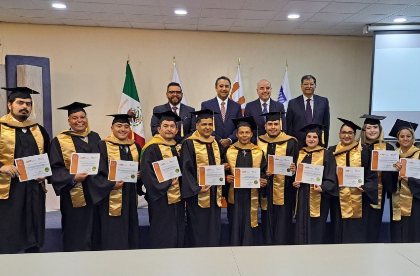  Entrega la UAT primera generación de la Maestría Administración e Innovación Digital