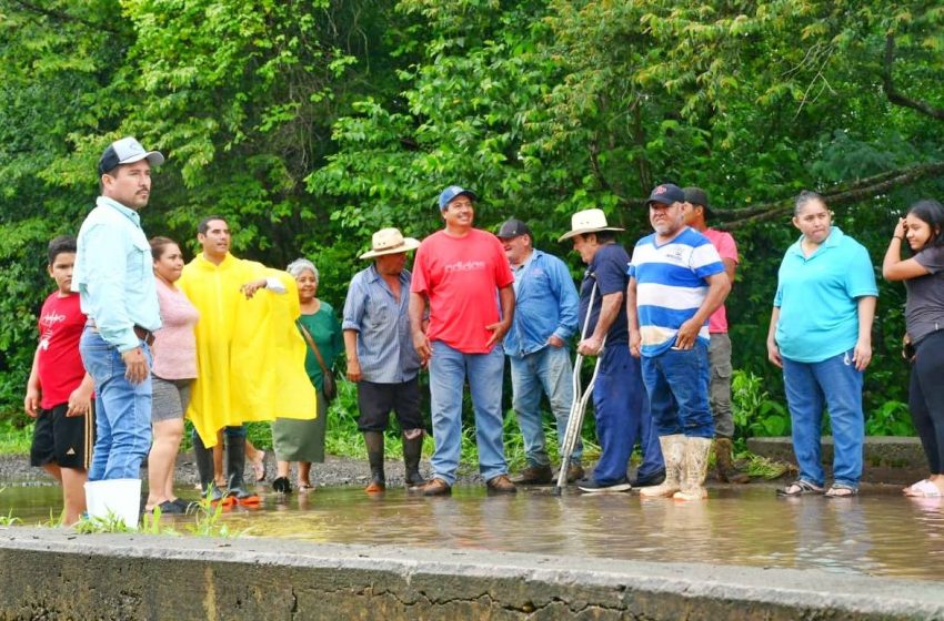  Alcalde de Llera aplica acciones para apoyo a damnificados