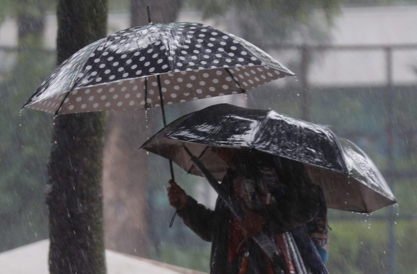  Seguirán fuertes lluvias en la mayor parte del país