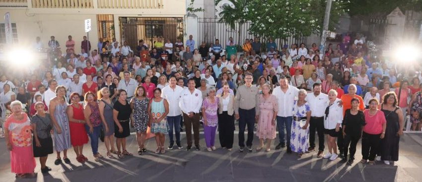  Erasmo y Dunia celebran con alegría el “Día del Abuelo”