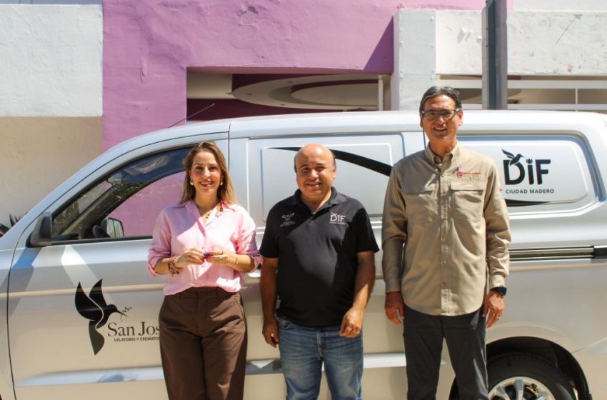  Dunia y Erasmo entregan moderna unidad móvil al Velatorio San José
