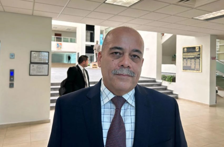Cita Fiscalía a presuntos involucrados en red de corrupción de Salud.