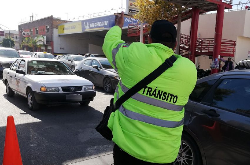 Ciudadanos desconfían de los tránsitos pese a defensa de regidora
