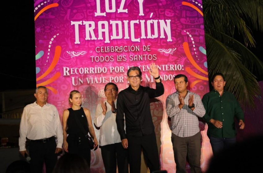  Erasmo González honra y rinde homenaje a seres queridos en Día de Muertos