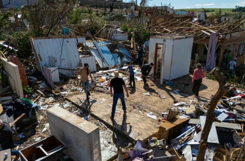  Tornado arrasa ciudad de Brasil y deja 6 muertos