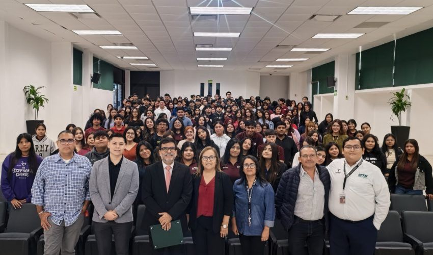  Fortalece UTTN su educación con análisis del T-MEC, logística y comercio internacional