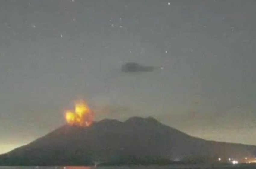  Volcán entra en erupción al suroeste de Japón