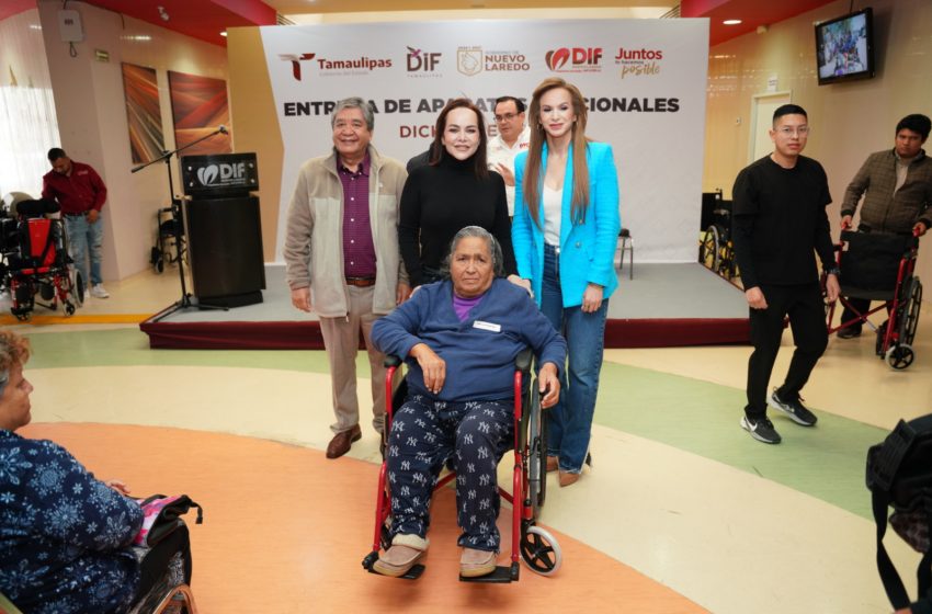  CARMEN LILIA Y SISTEMA DIF ENTREGAN APARATOS FUNCIONALES Y RECIBEN DONATIVO DE 100 SILLAS DE RUEDAS PARA PERSONAS CON DISCAPACIDAD